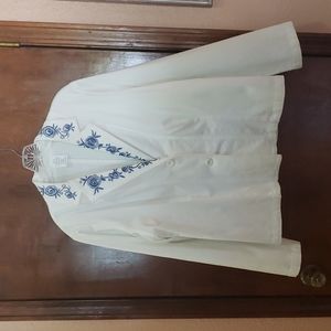 White cotton blazer with blue flowers 💐 embroidery accent on lapel